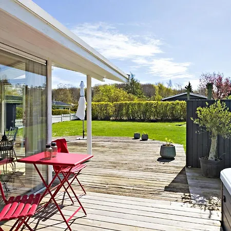Vakantiehuis 3 Bedroom Stunning In